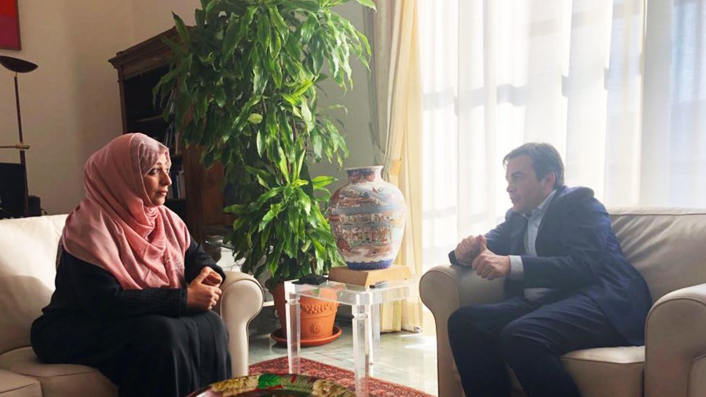 Tawakkol Karman meets Italian official to discuss ways to reach a political solution in Yemen 